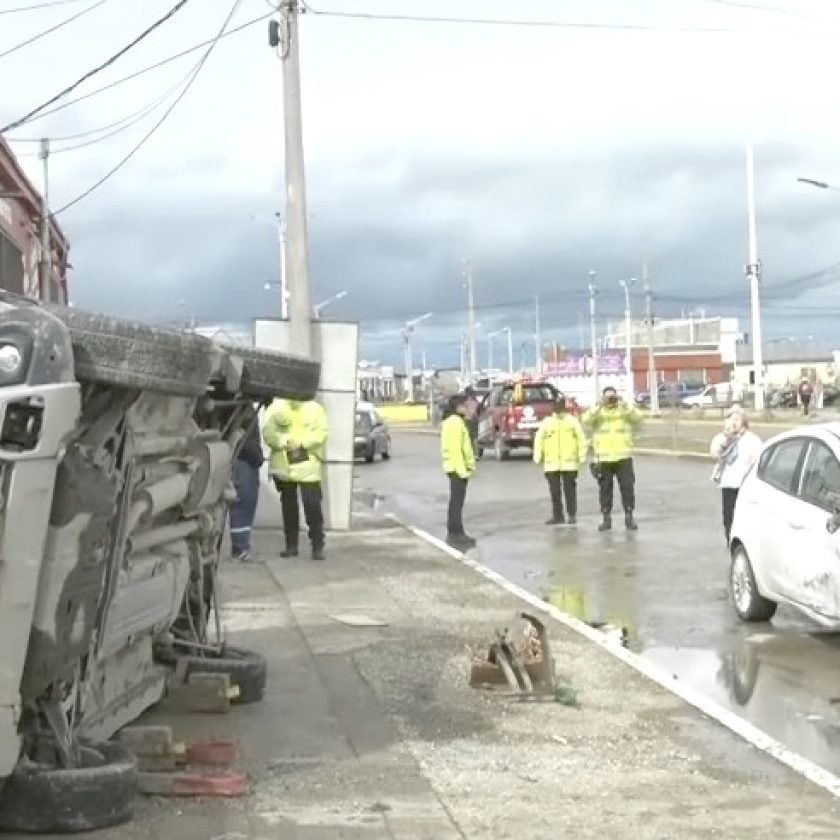 Violento choque en el barrio Austral entre un Ford Fiesta y una Renault Duster